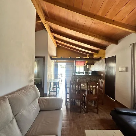 Casas Antonio-piscina Privada Y Bbq קוניל דה לה פרונטרה
